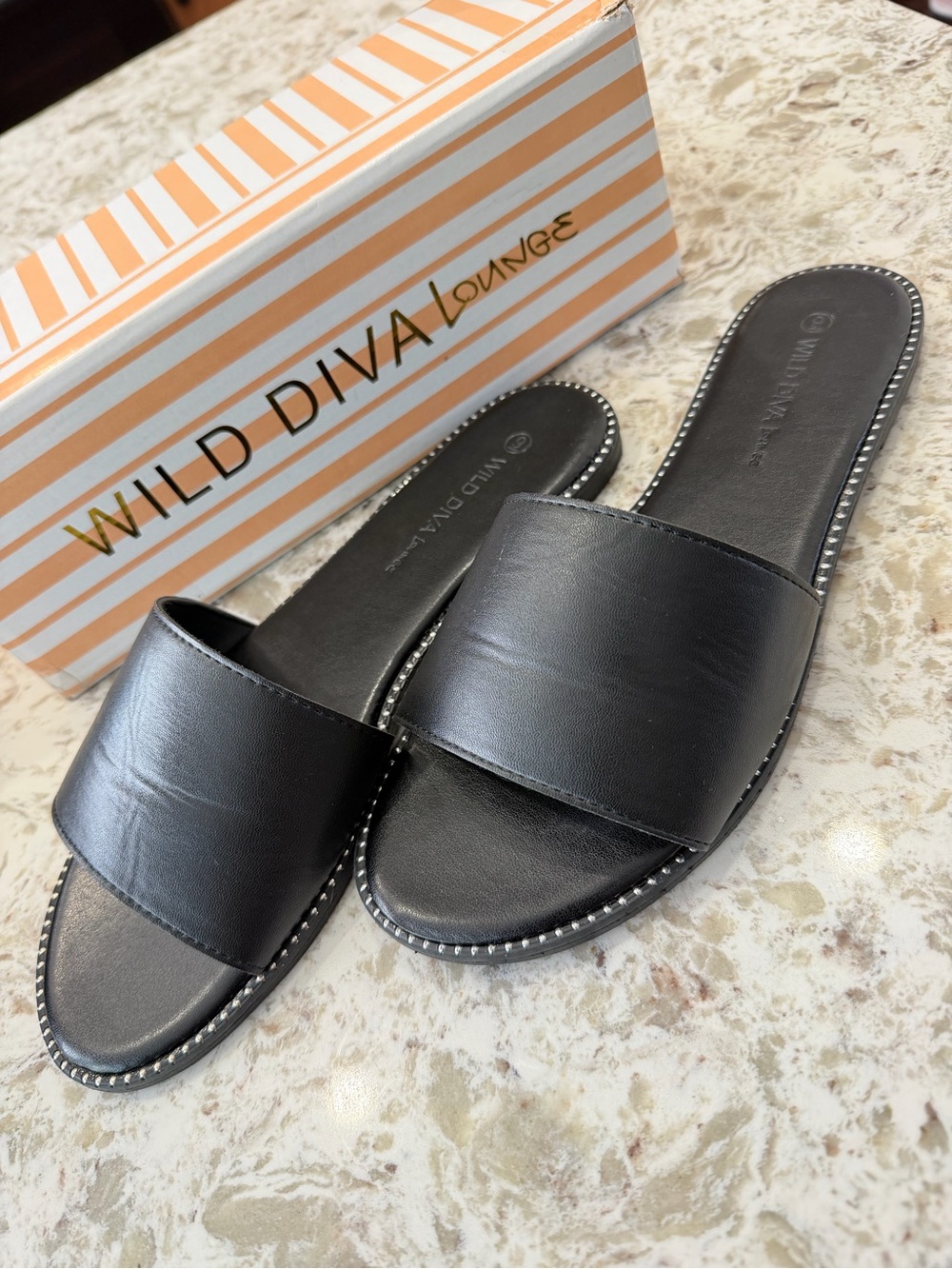 DIVA Lounge Black Stud-Trim Slide Sandals
